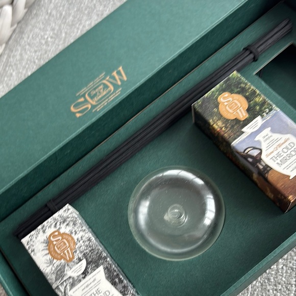 Reed Diffuser Set - NWOT - Picture 5 of 7